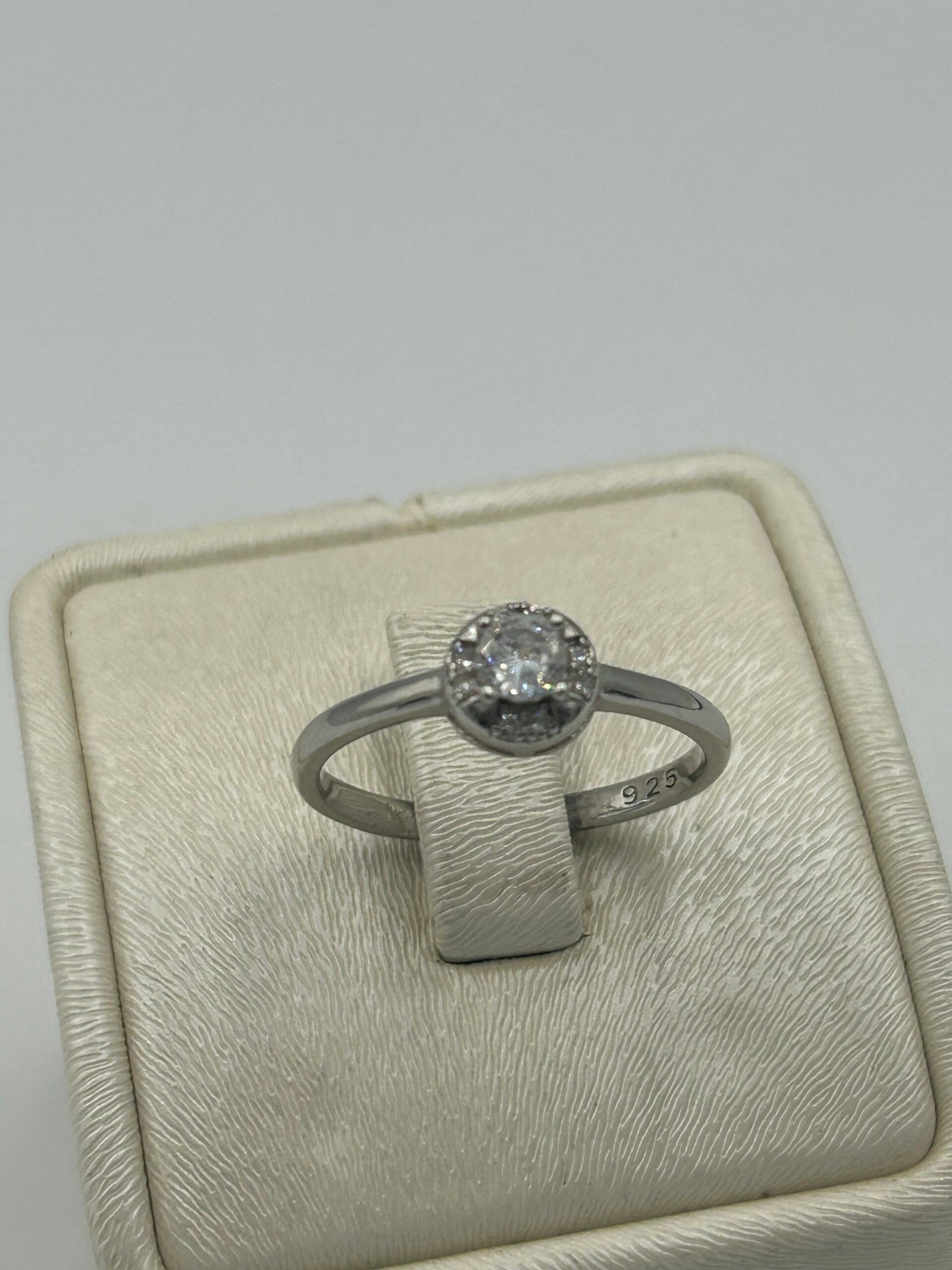 خاتم خطوبة نسائي