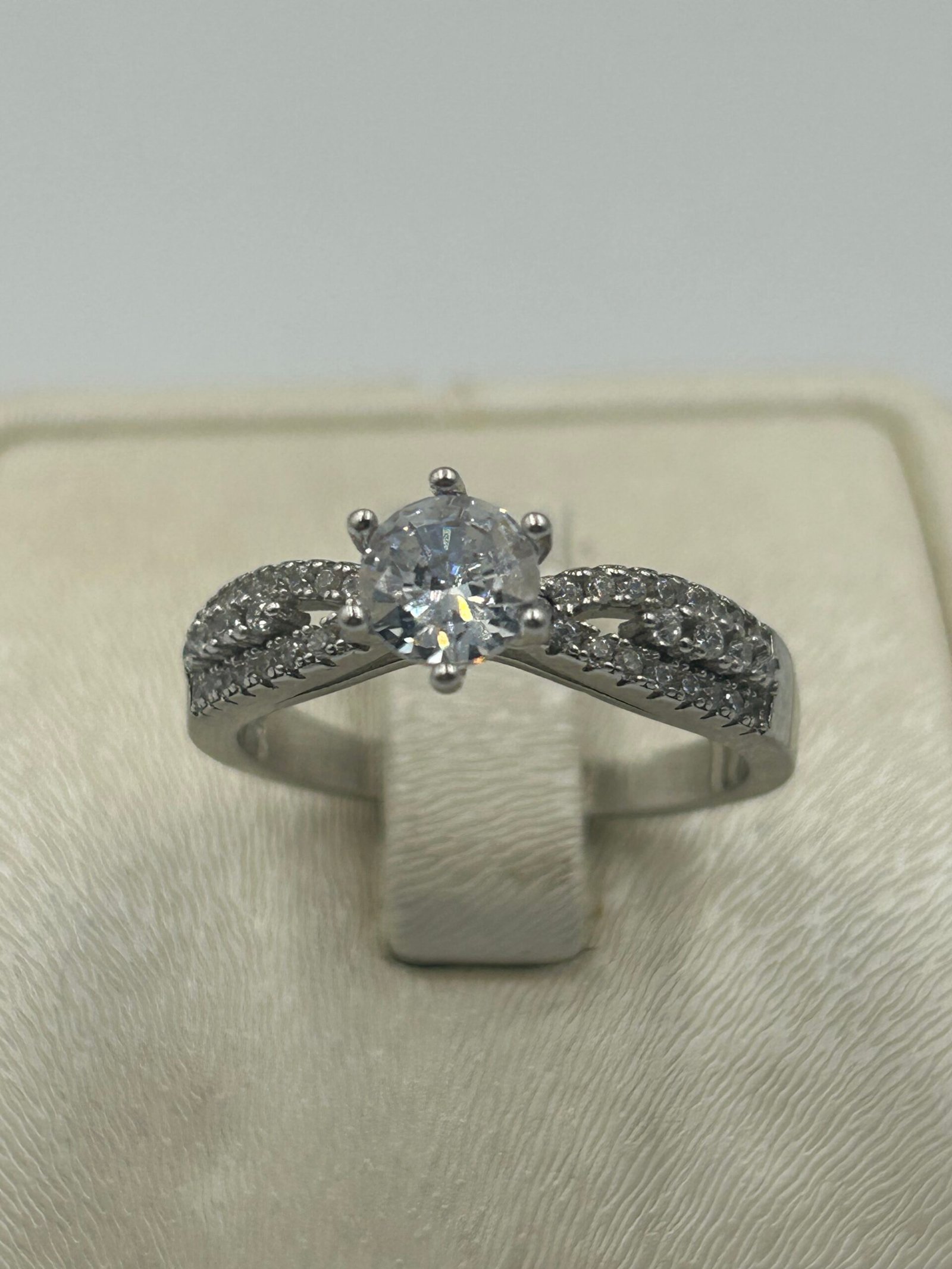 خاتم خطوبة نسائي