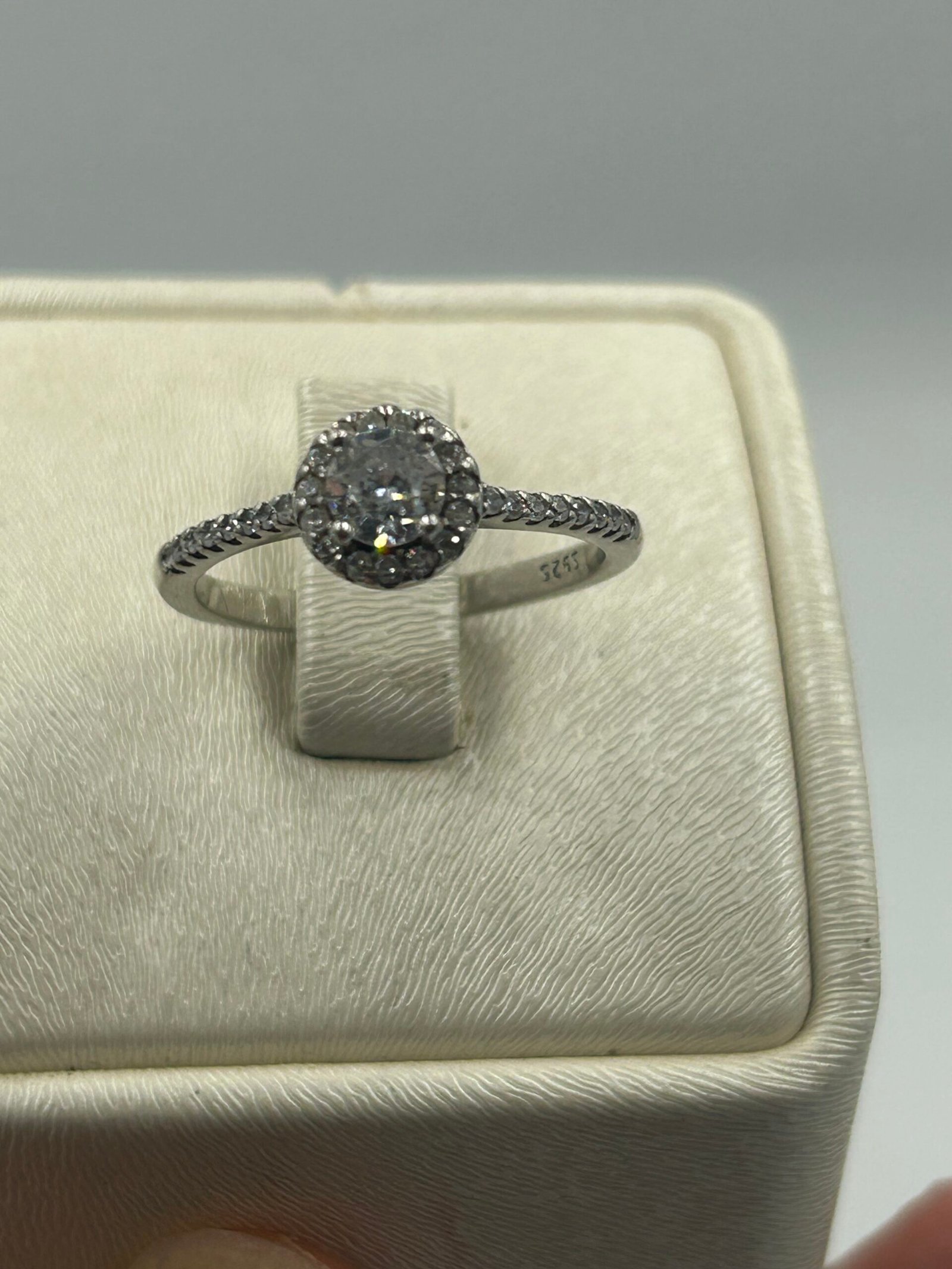 خاتم خطوبة نسائي