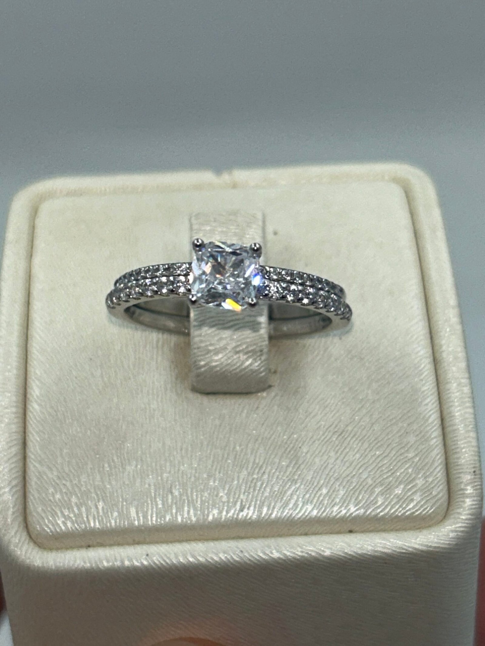 خاتم خطوبة نسائي