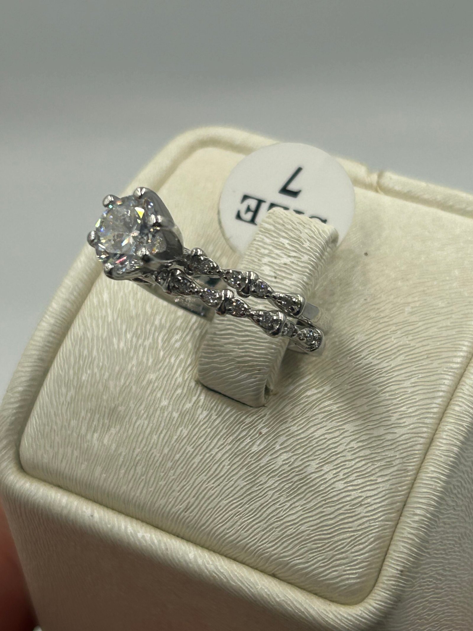 خاتم خطوبة نسائي