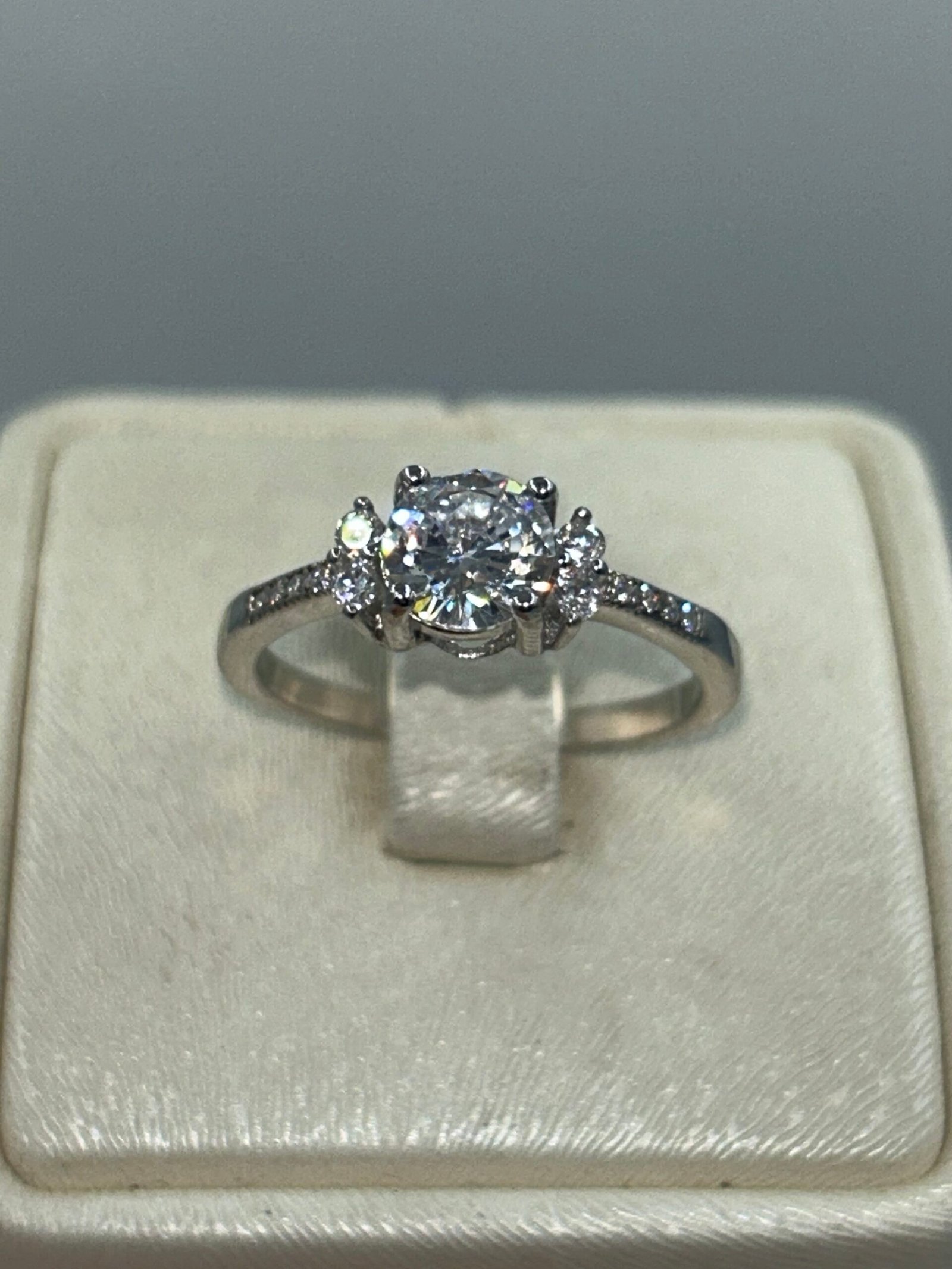 خاتم خطوبة نسائي