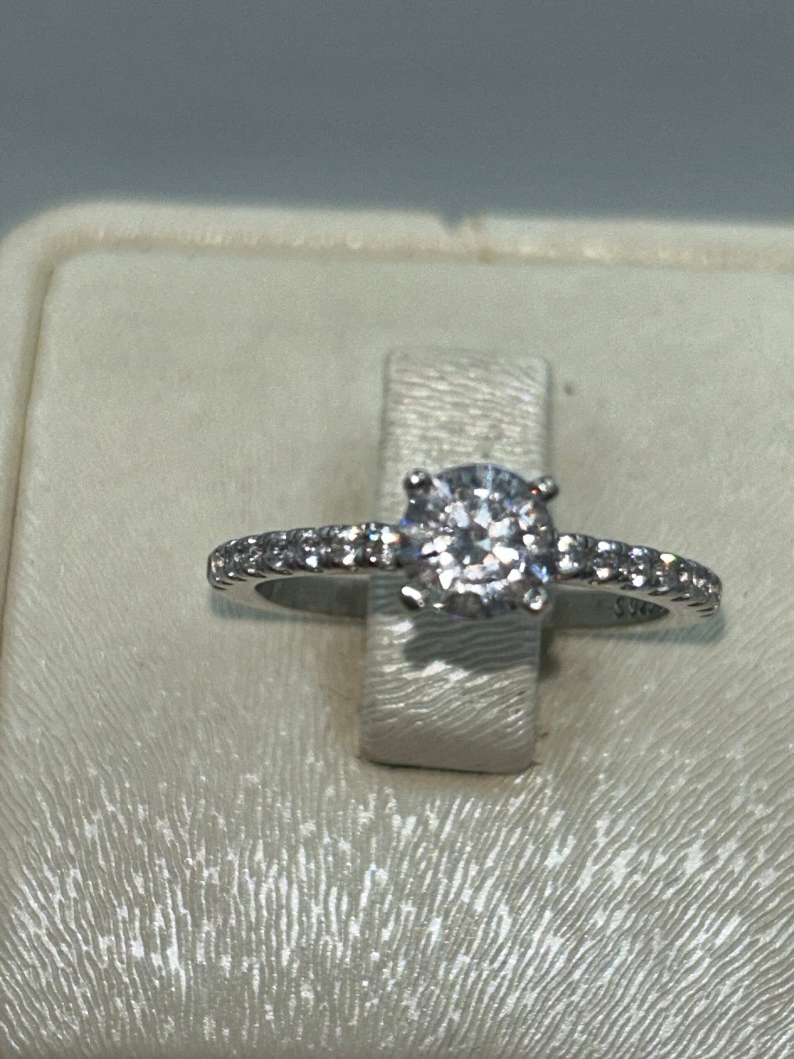 خاتم خطوبة نسائي