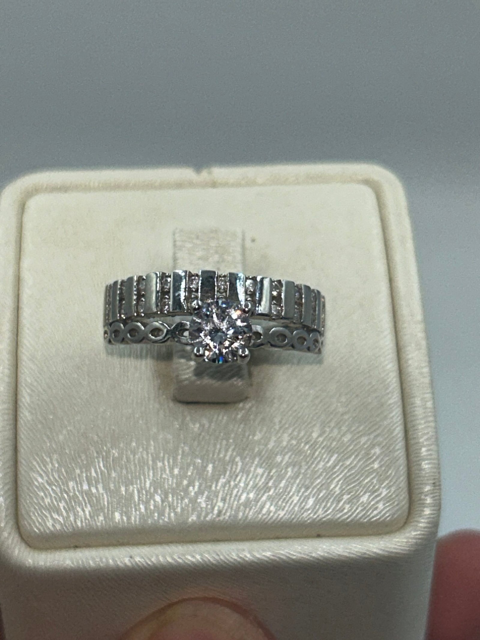 خاتم خطوبة نسائي