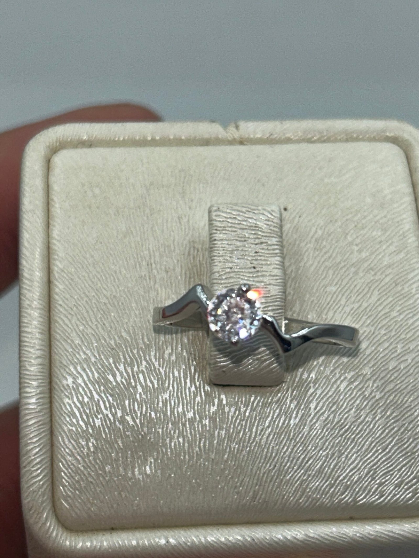 خاتم خطوبة نسائي