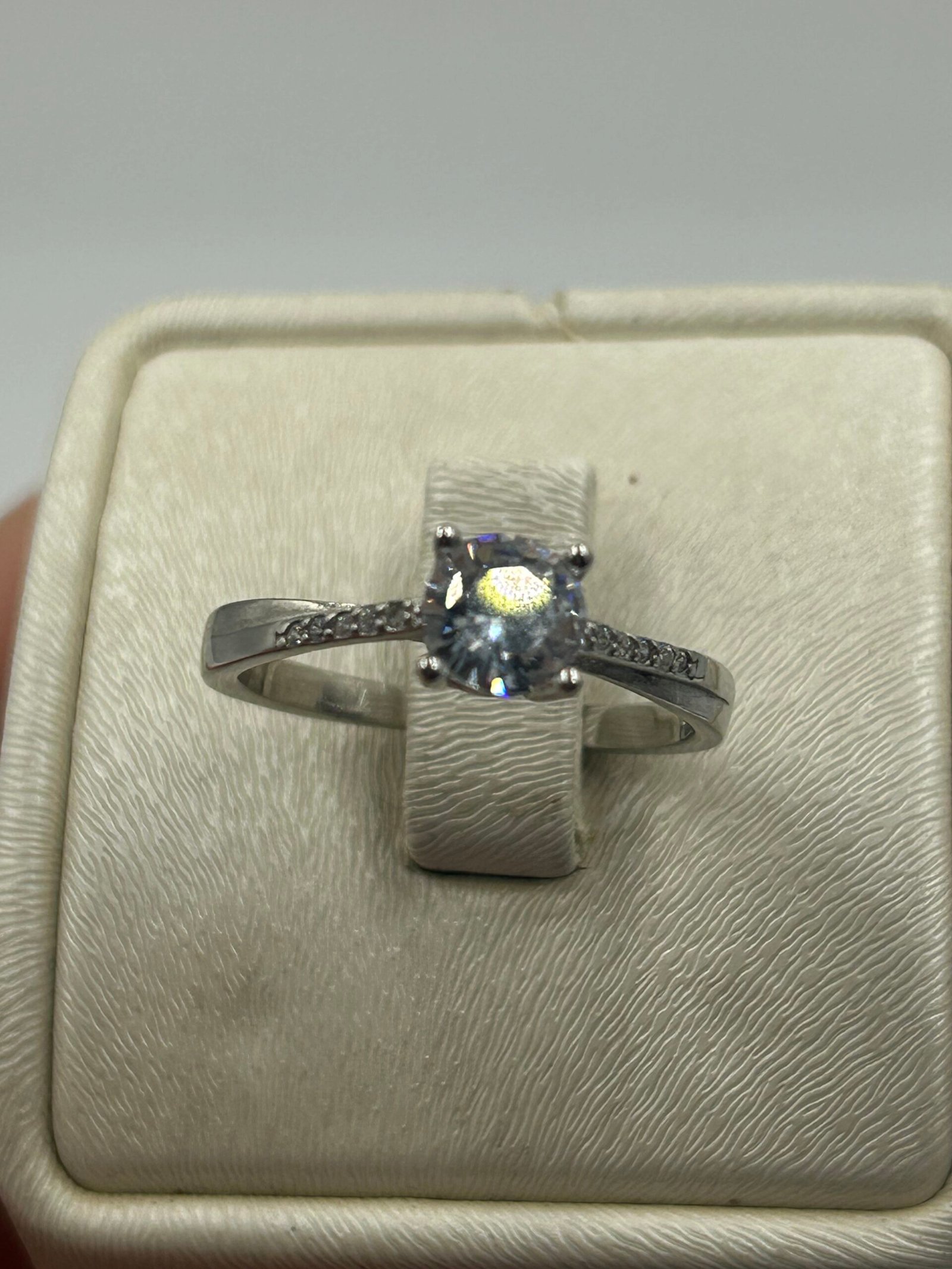 خاتم خطوبة نسائي