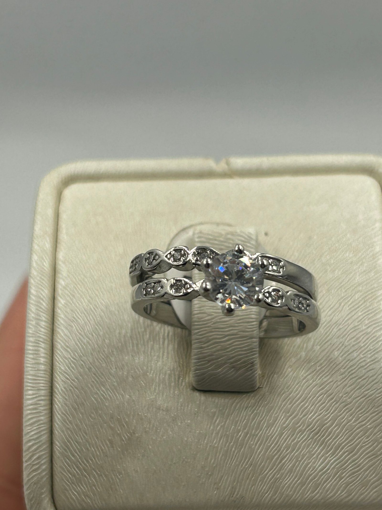 خاتم خطوبة نسائي