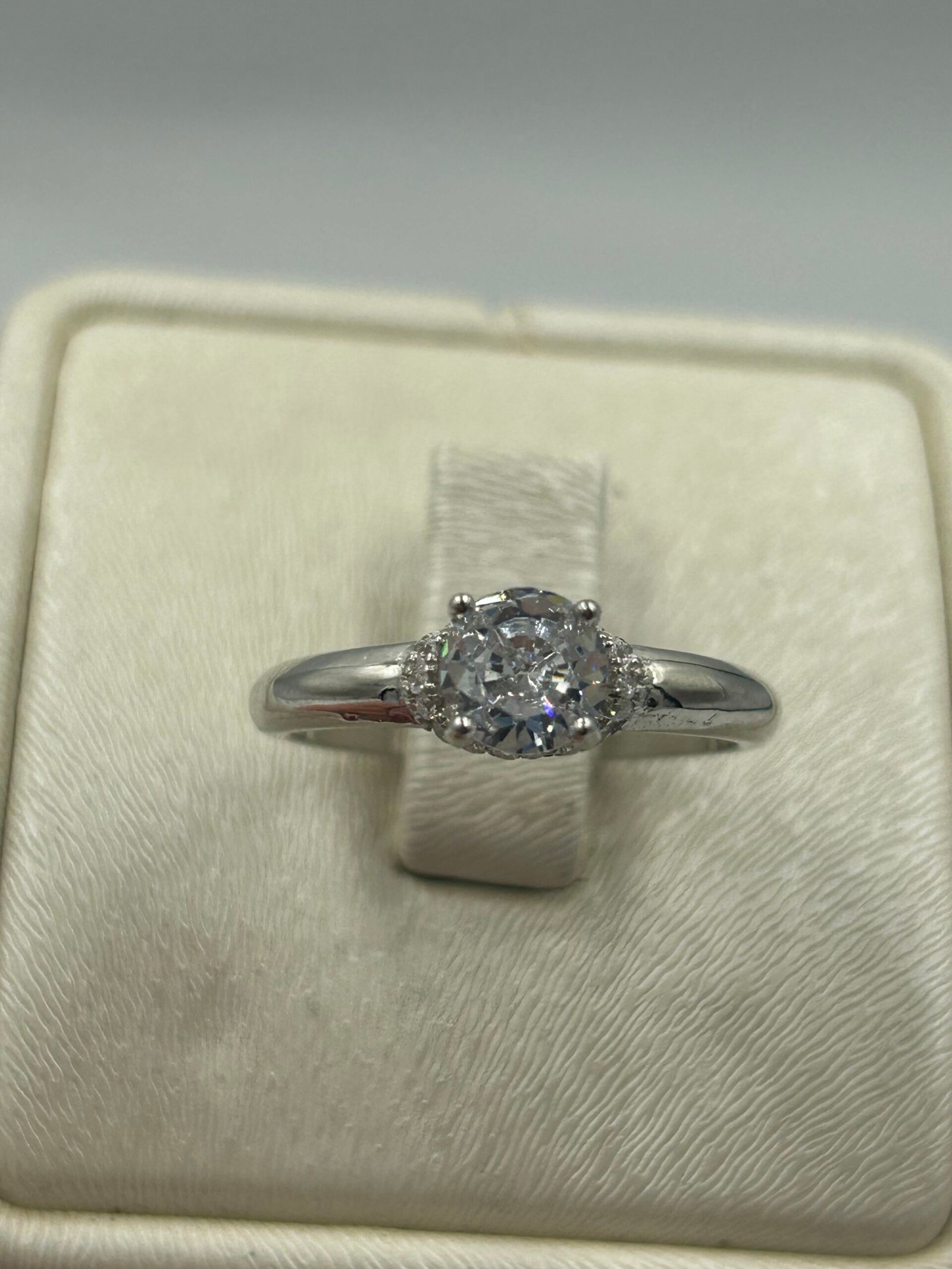 خاتم خطوبة نسائي