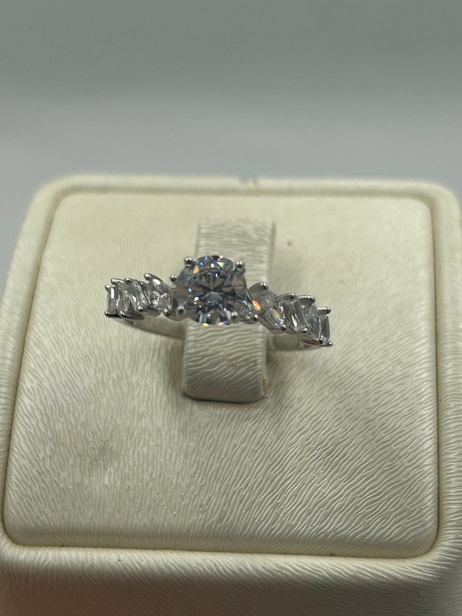 خاتم خطوبة نسائي