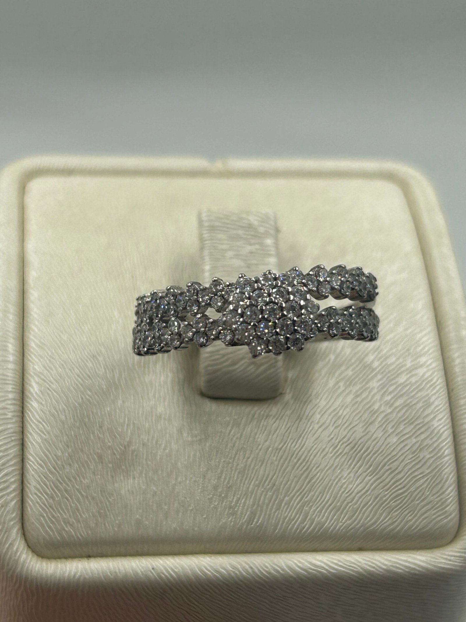 خاتم خطوبة نسائي