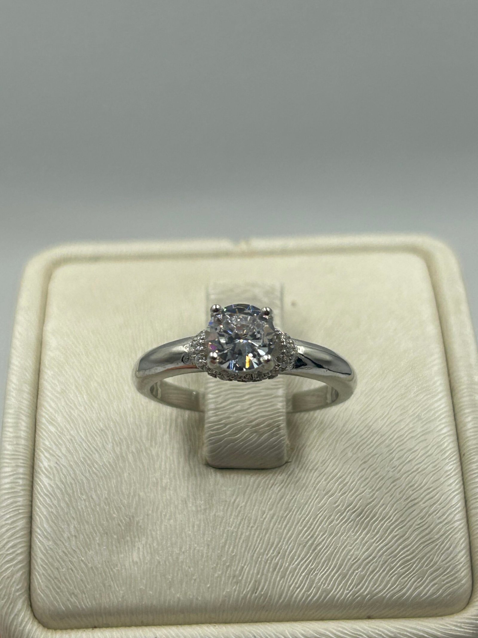 خاتم خطوبة نسائي