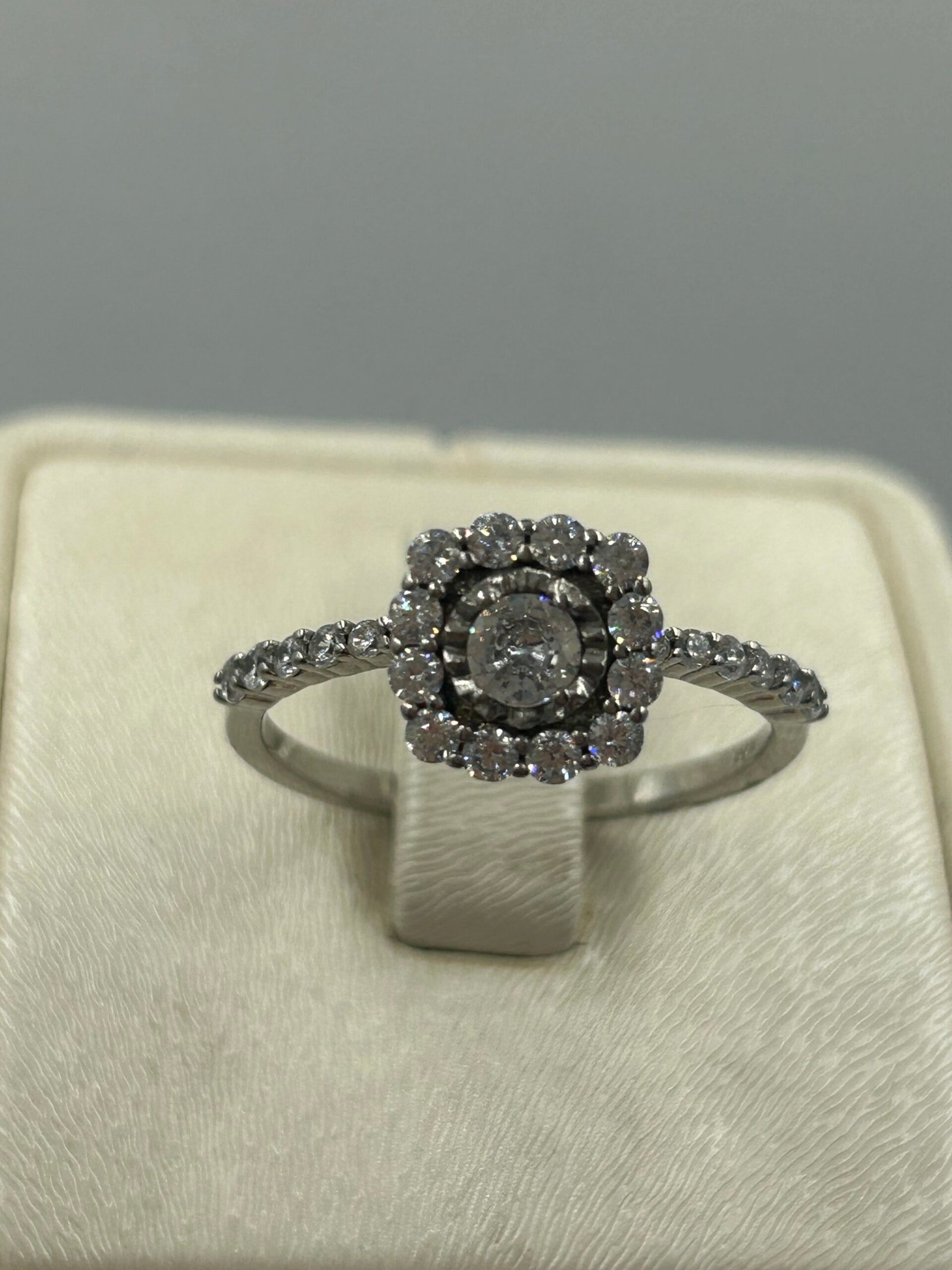 خاتم خطوبة نسائي