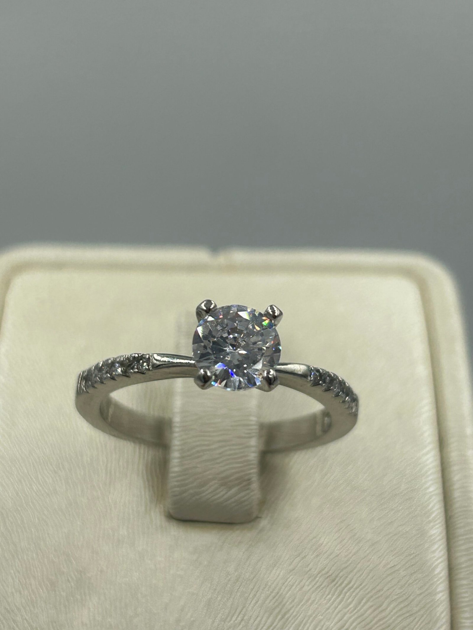 خاتم خطوبة نسائي