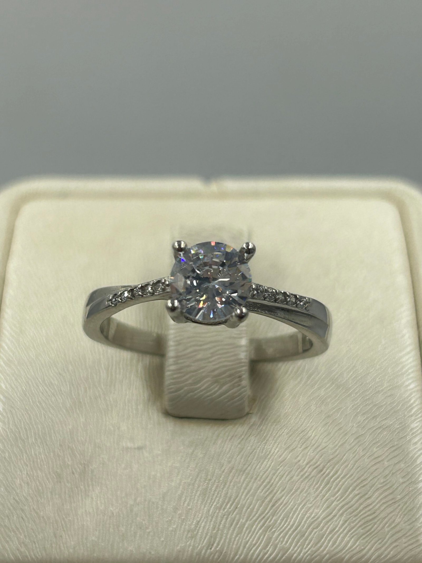 خاتم خطوبة نسائي