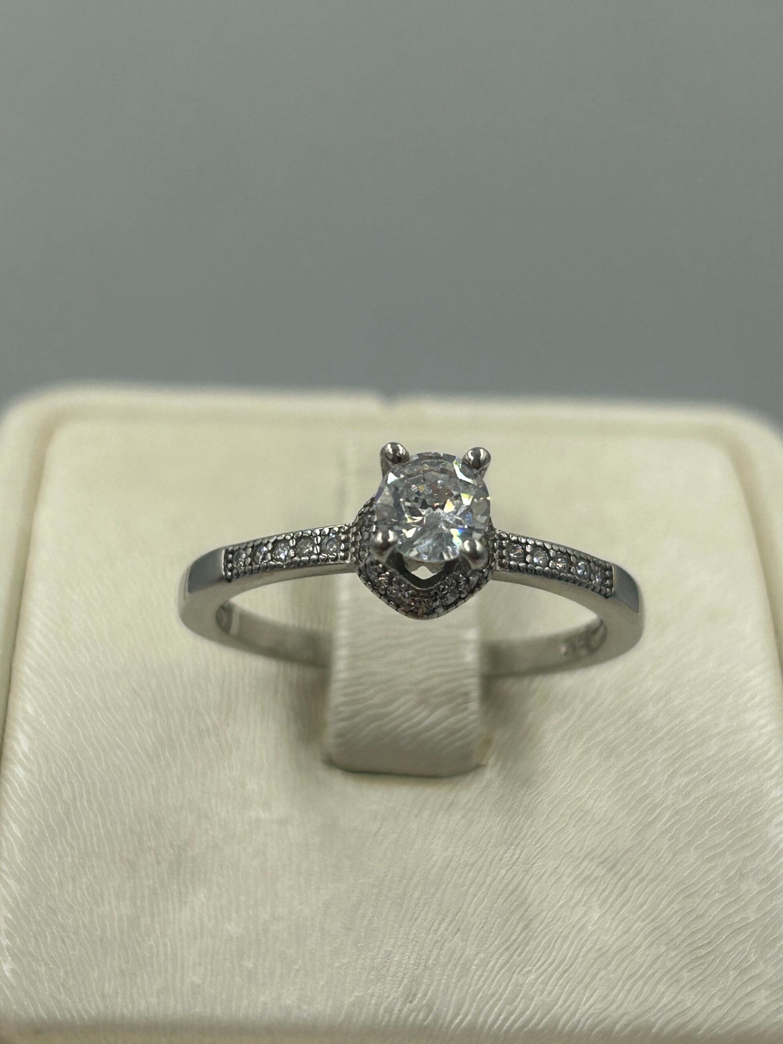 خاتم خطوبة نسائي