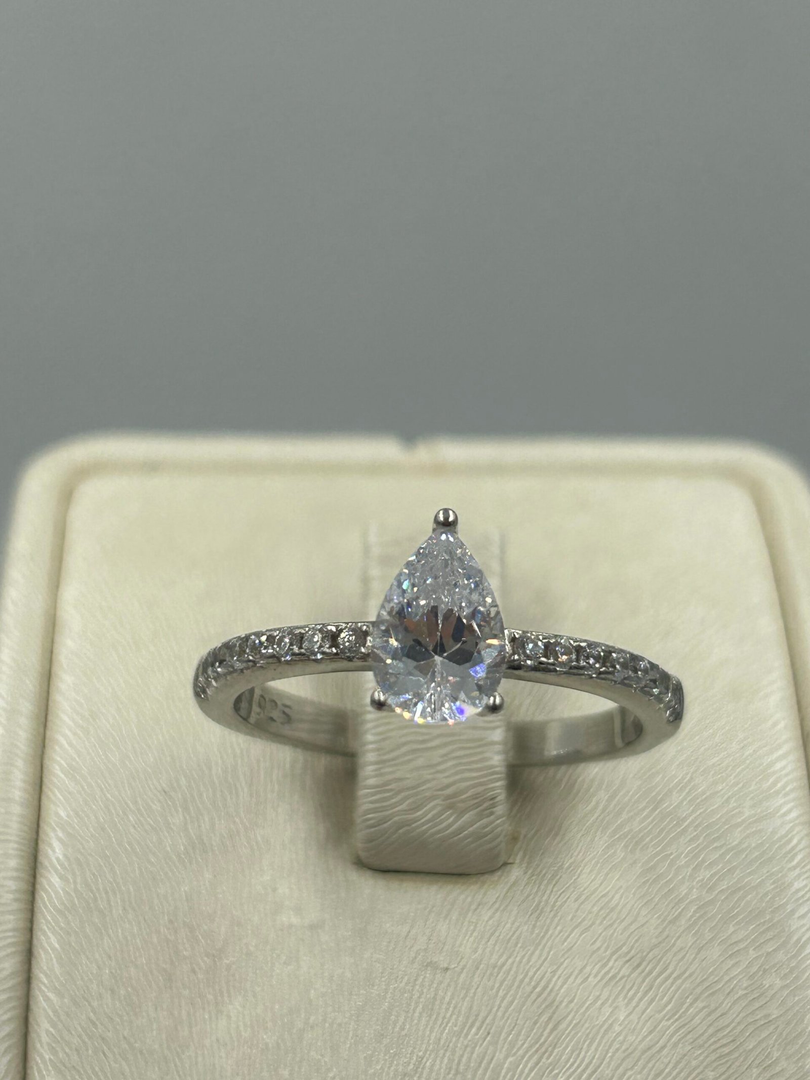 خاتم خطوبة نسائي