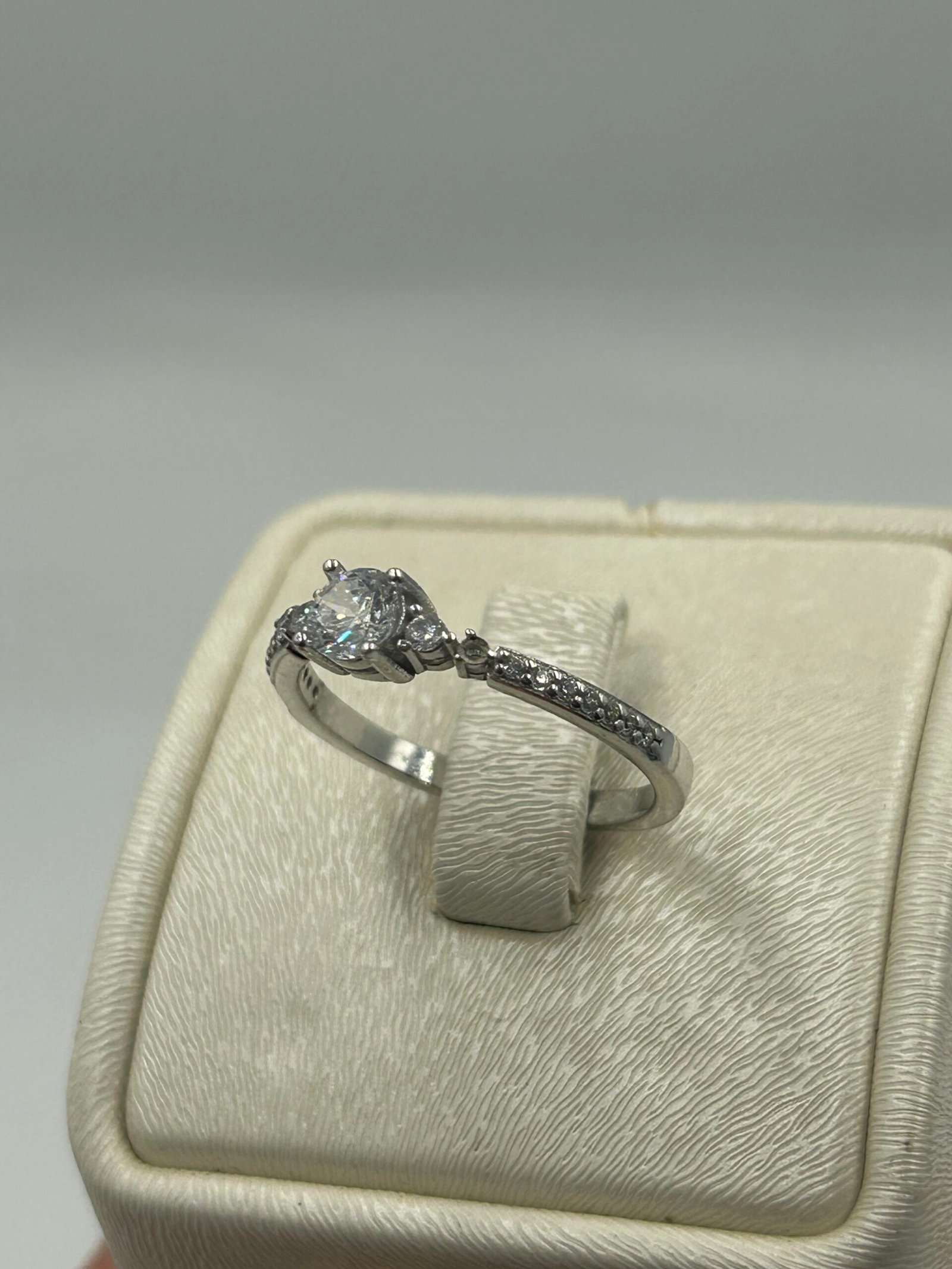 خاتم خطوبة نسائي