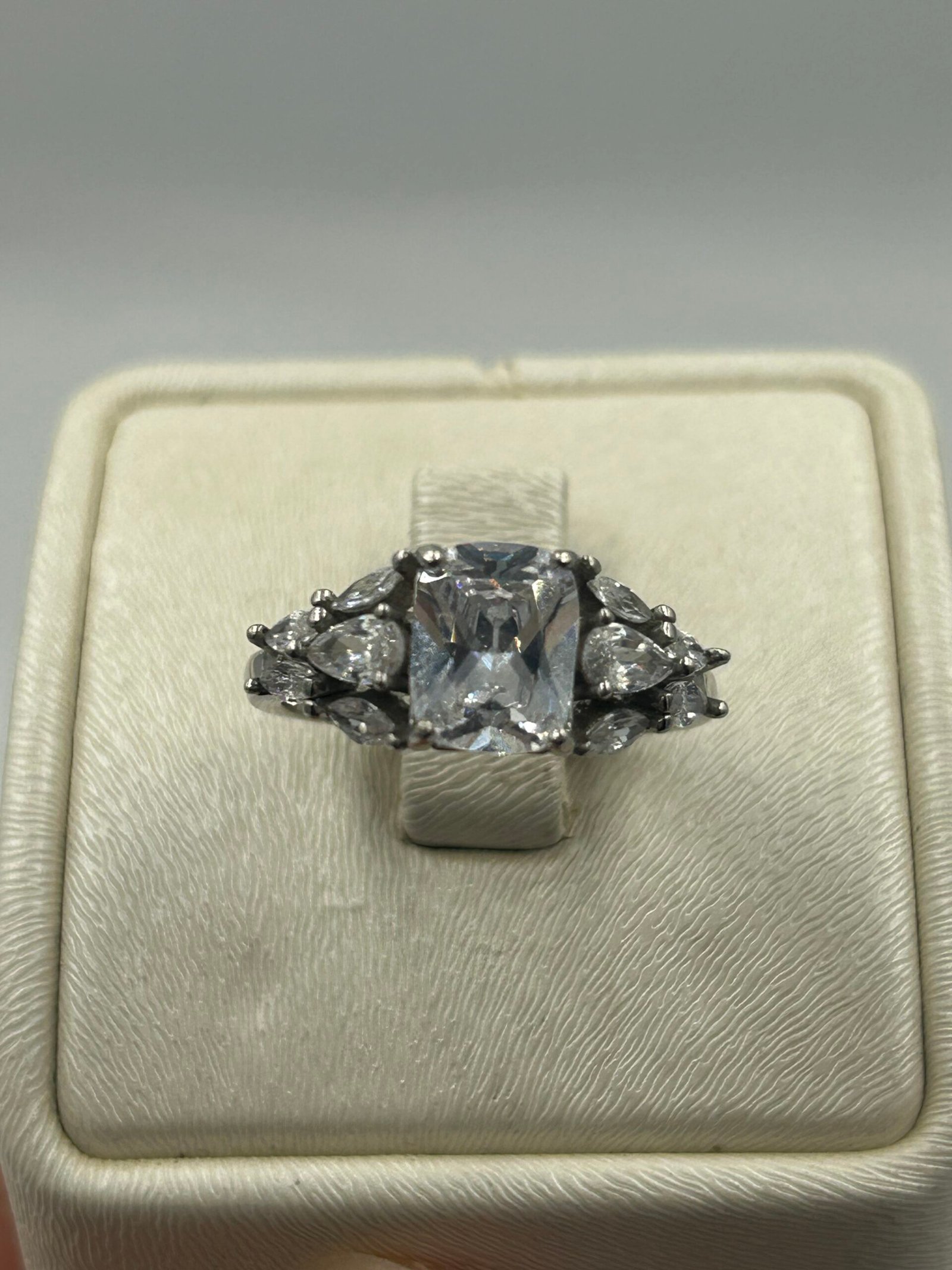 خاتم خطوبة نسائي