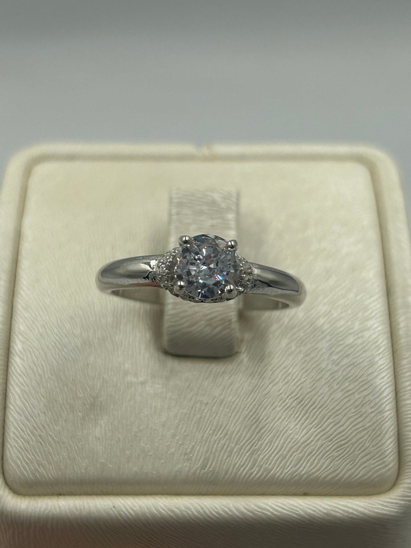 خاتم خطوبة نسائي