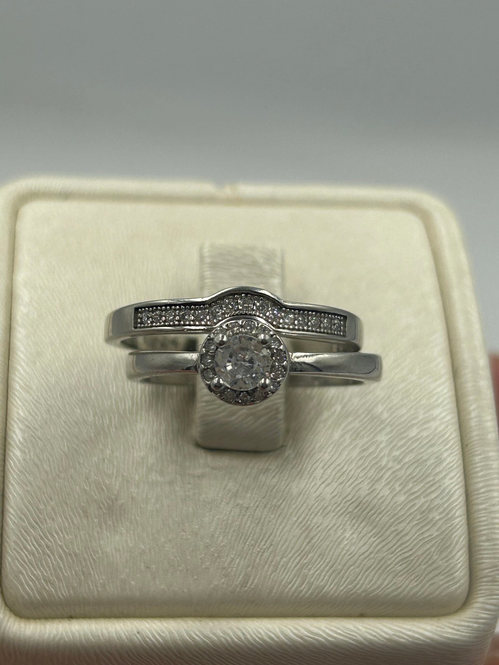 خاتم خطوبة نسائي