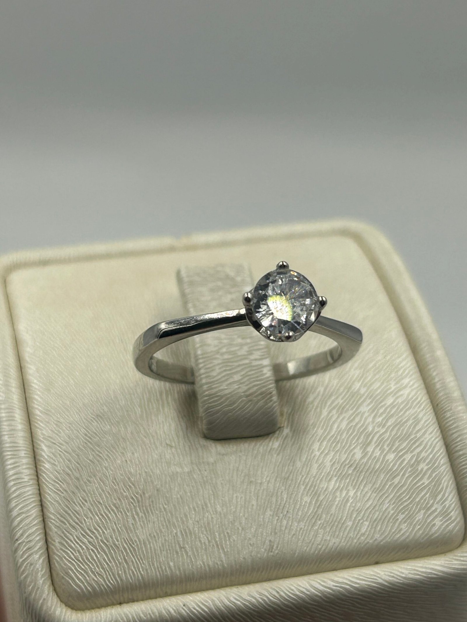 خاتم خطوبة نسائي