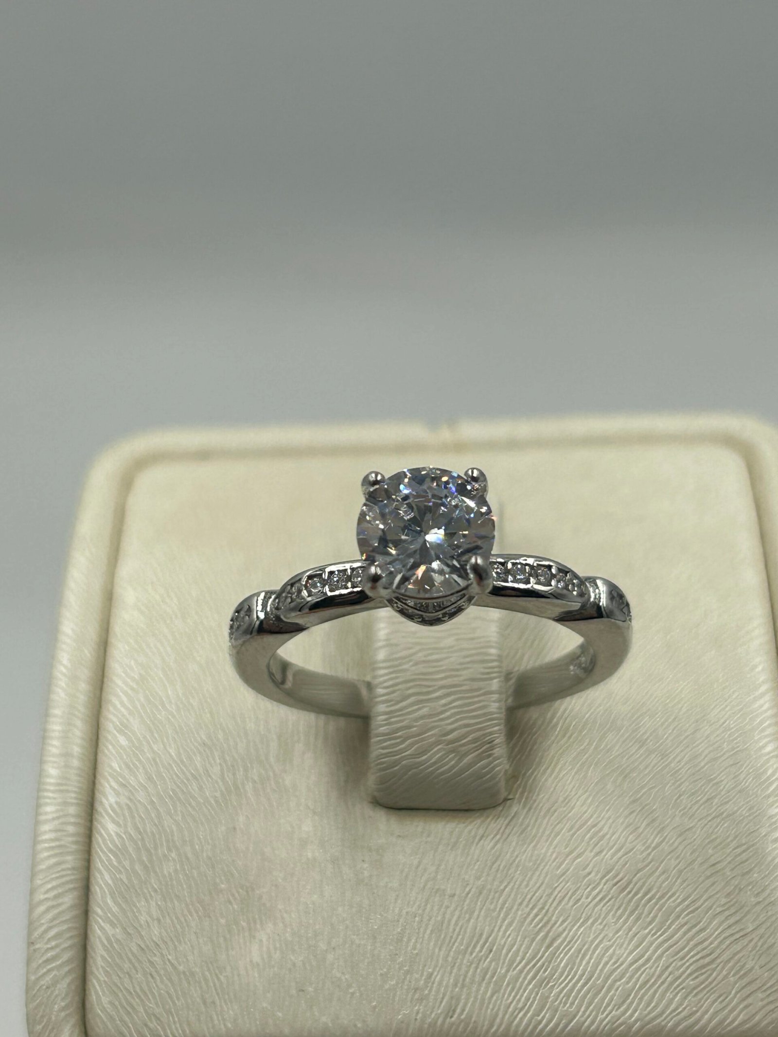 خاتم خطوبة نسائي