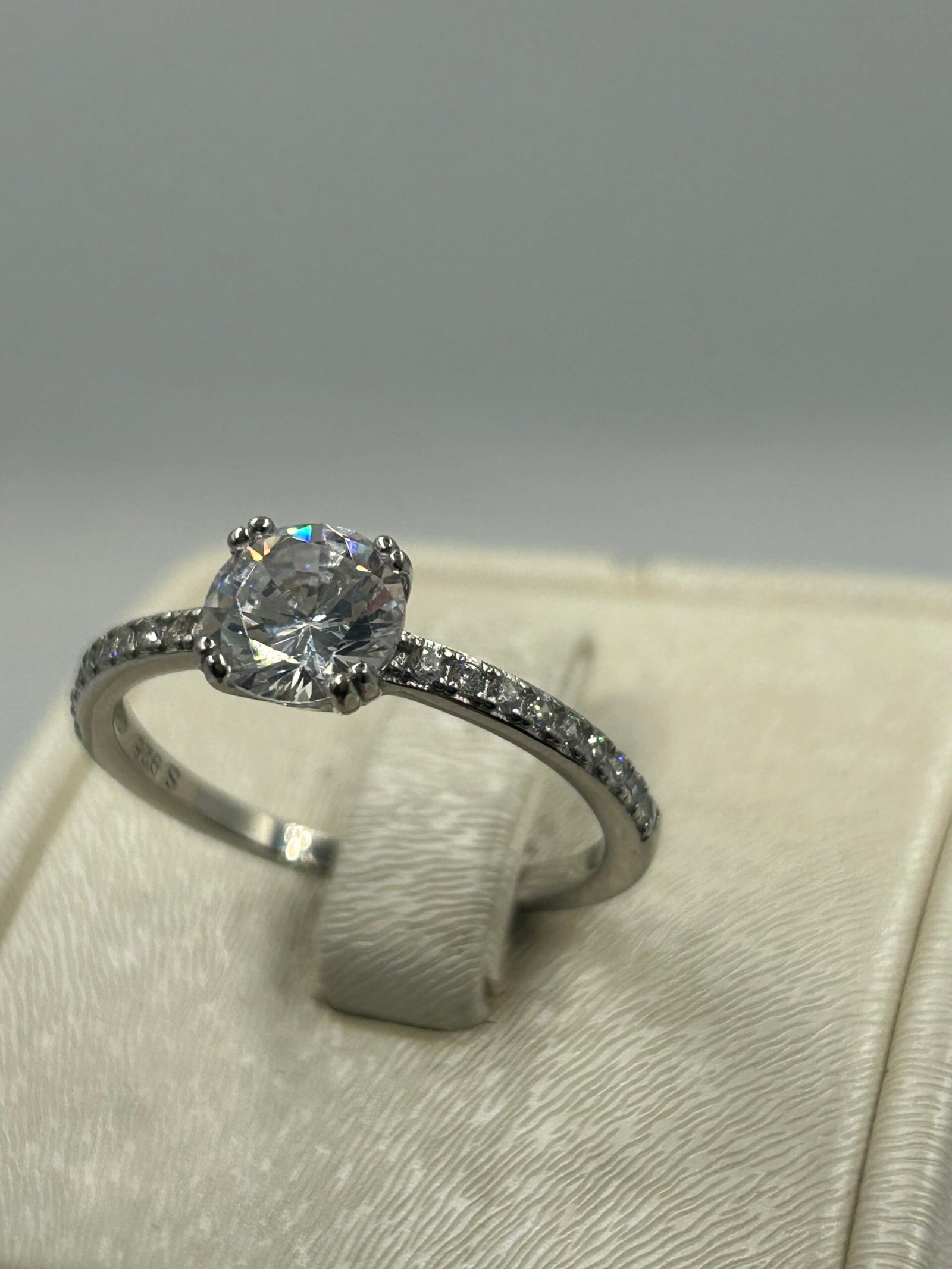 خاتم خطوبة نسائي