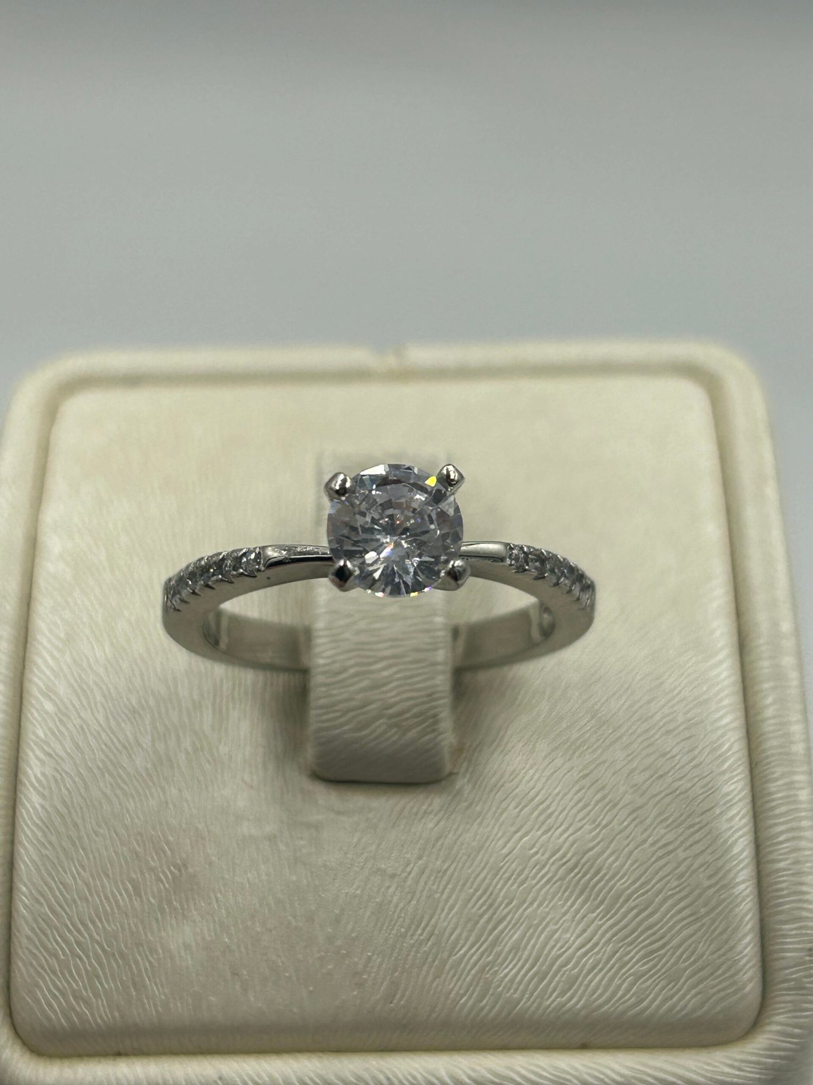 خاتم خطوبة نسائي