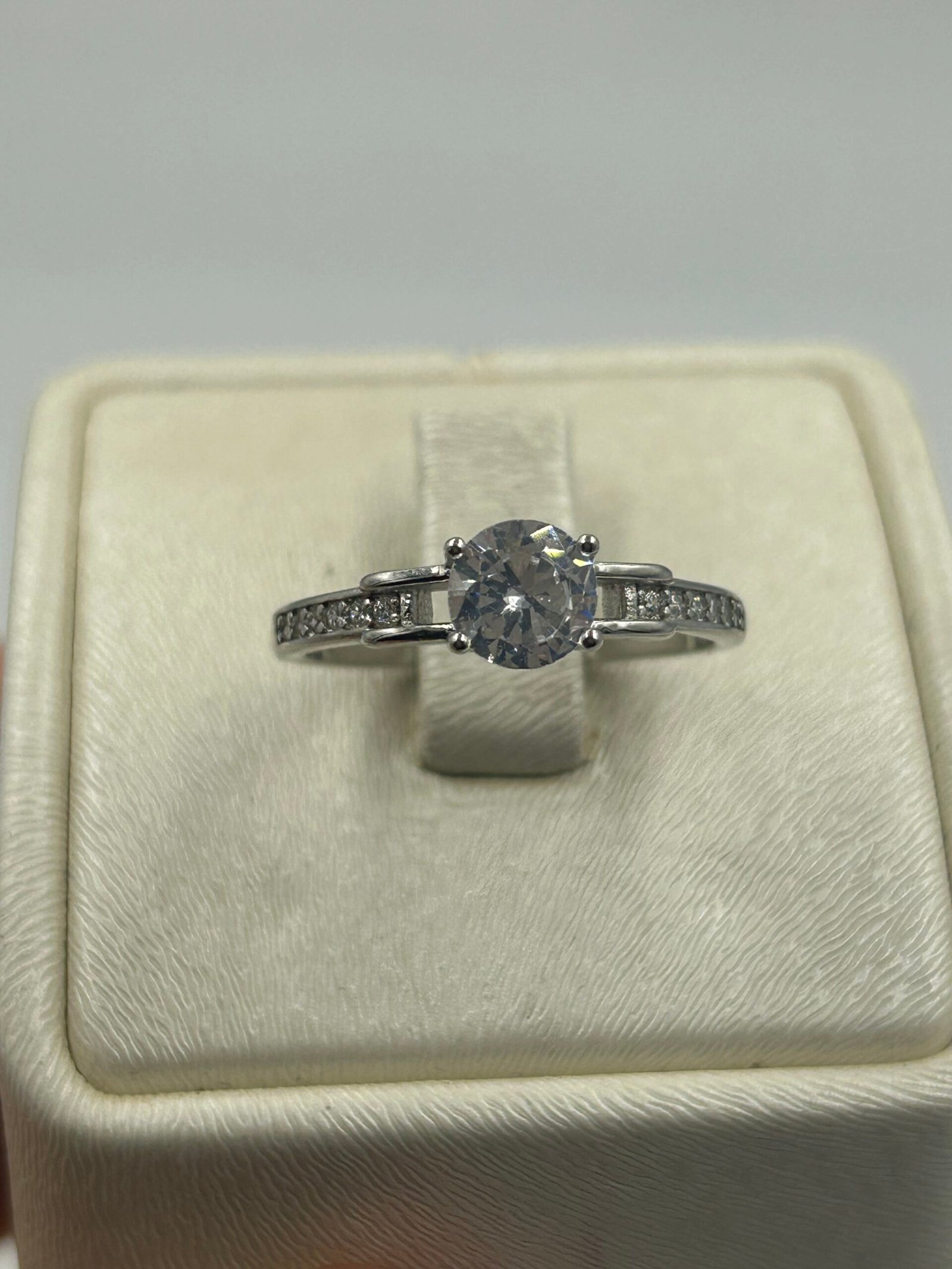 خاتم خطوبة نسائي