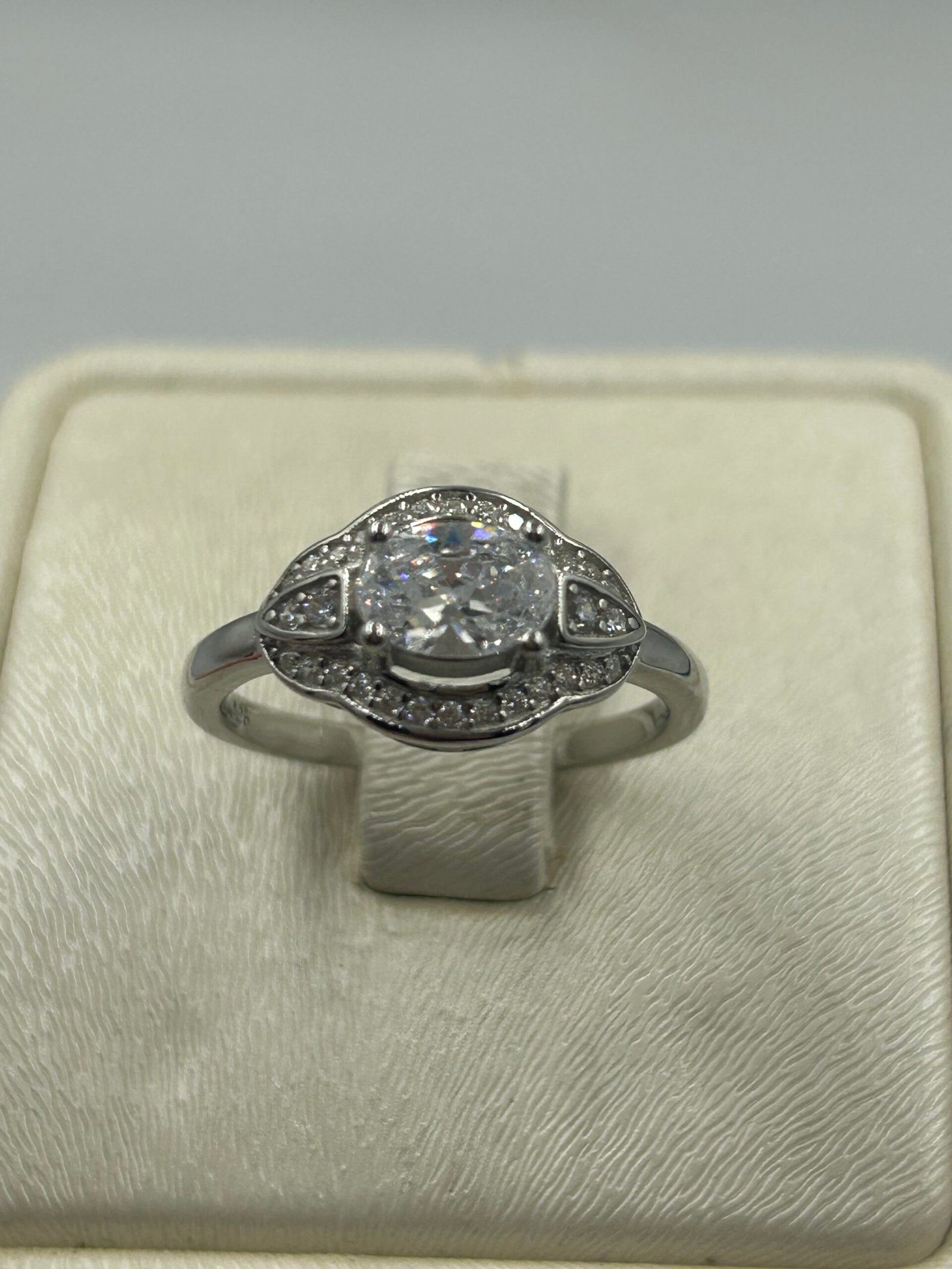 خاتم خطوبة نسائي