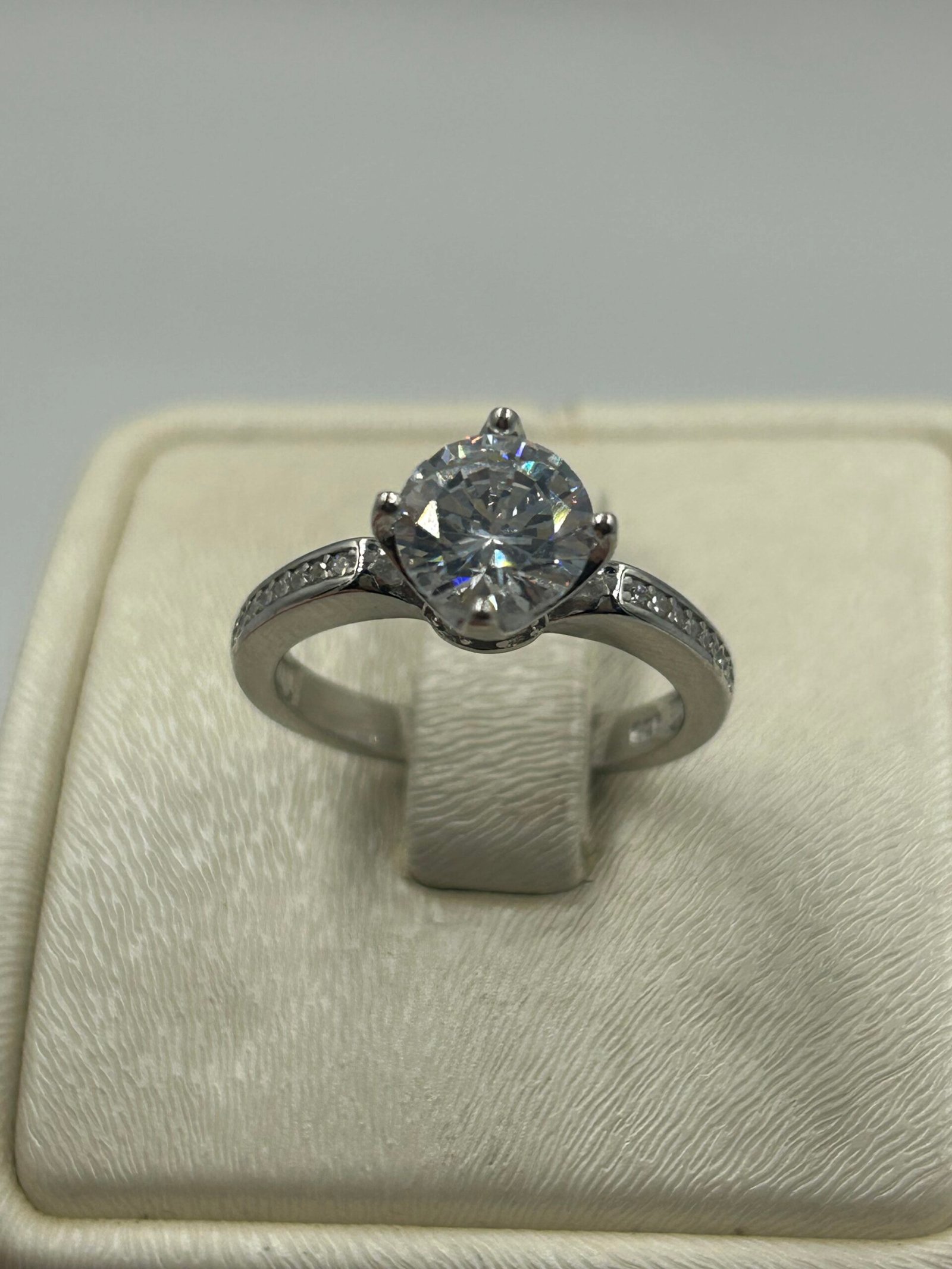 خاتم خطوبة نسائي