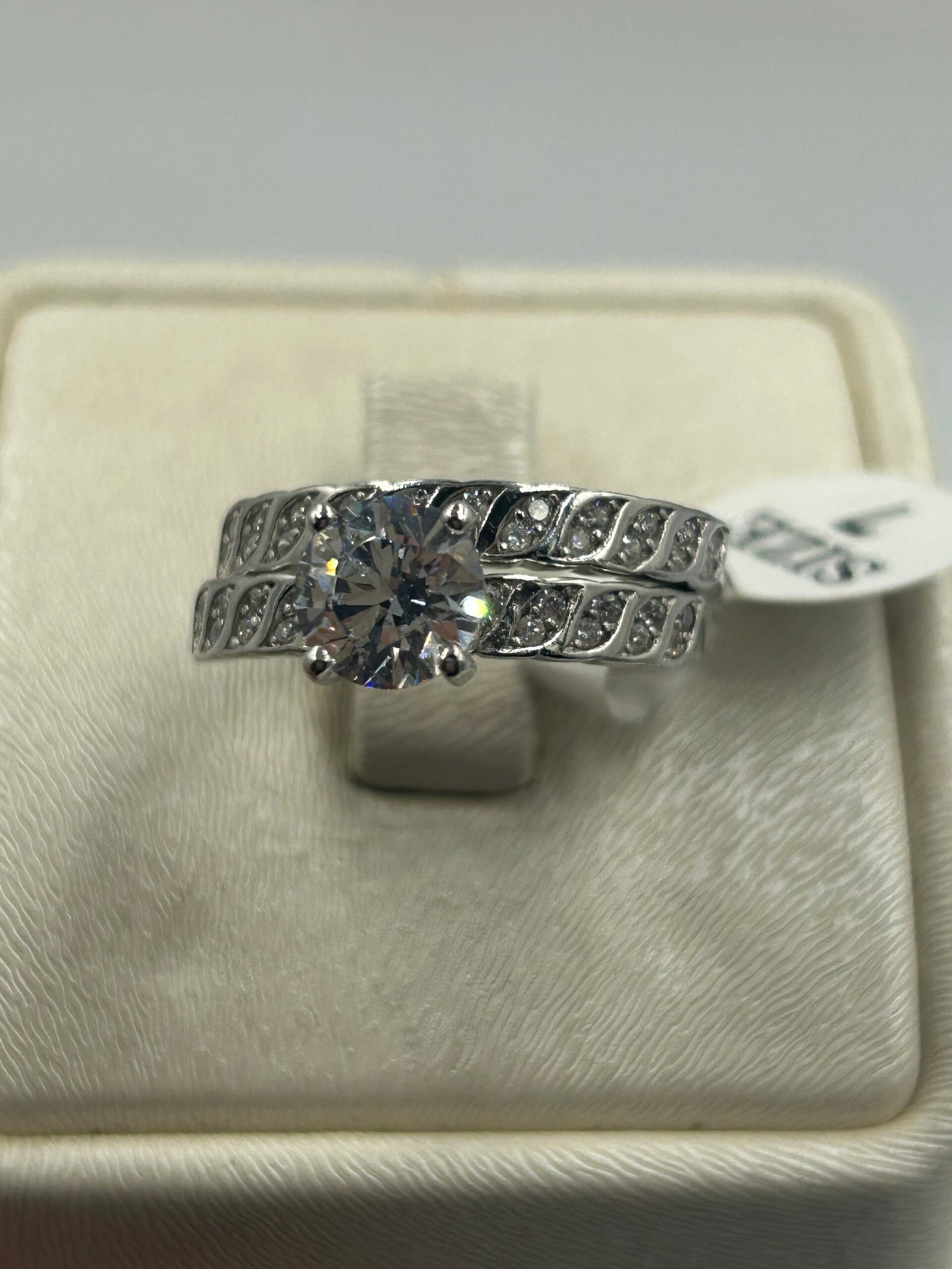 خاتم خطوبة نسائي