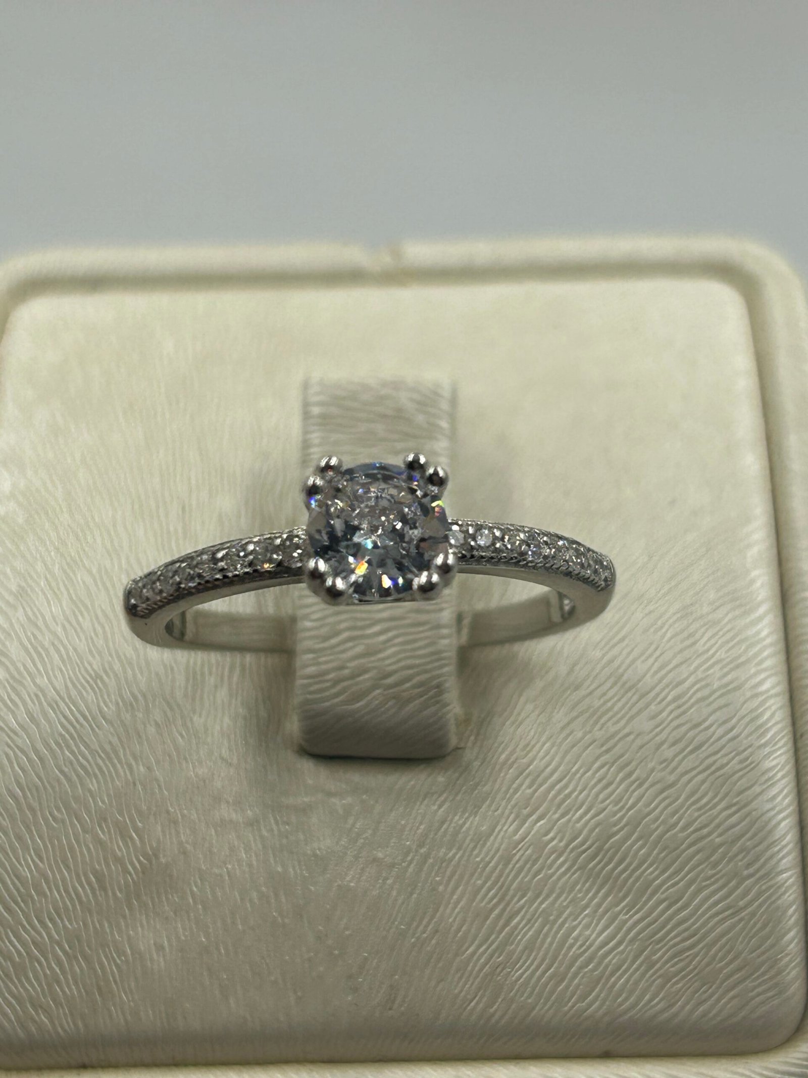 خاتم خطوبة نسائي