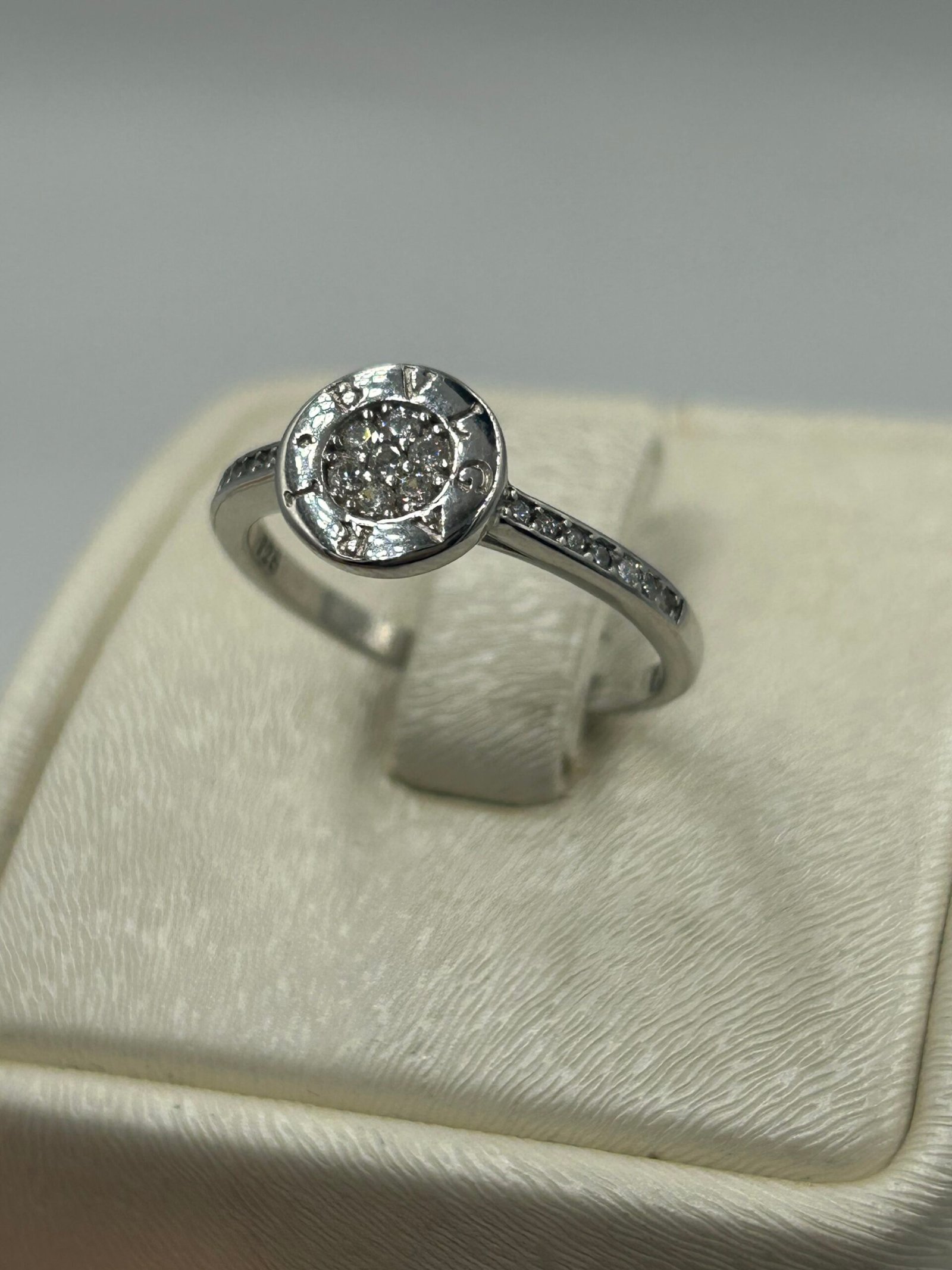 خاتم خطوبة نسائي